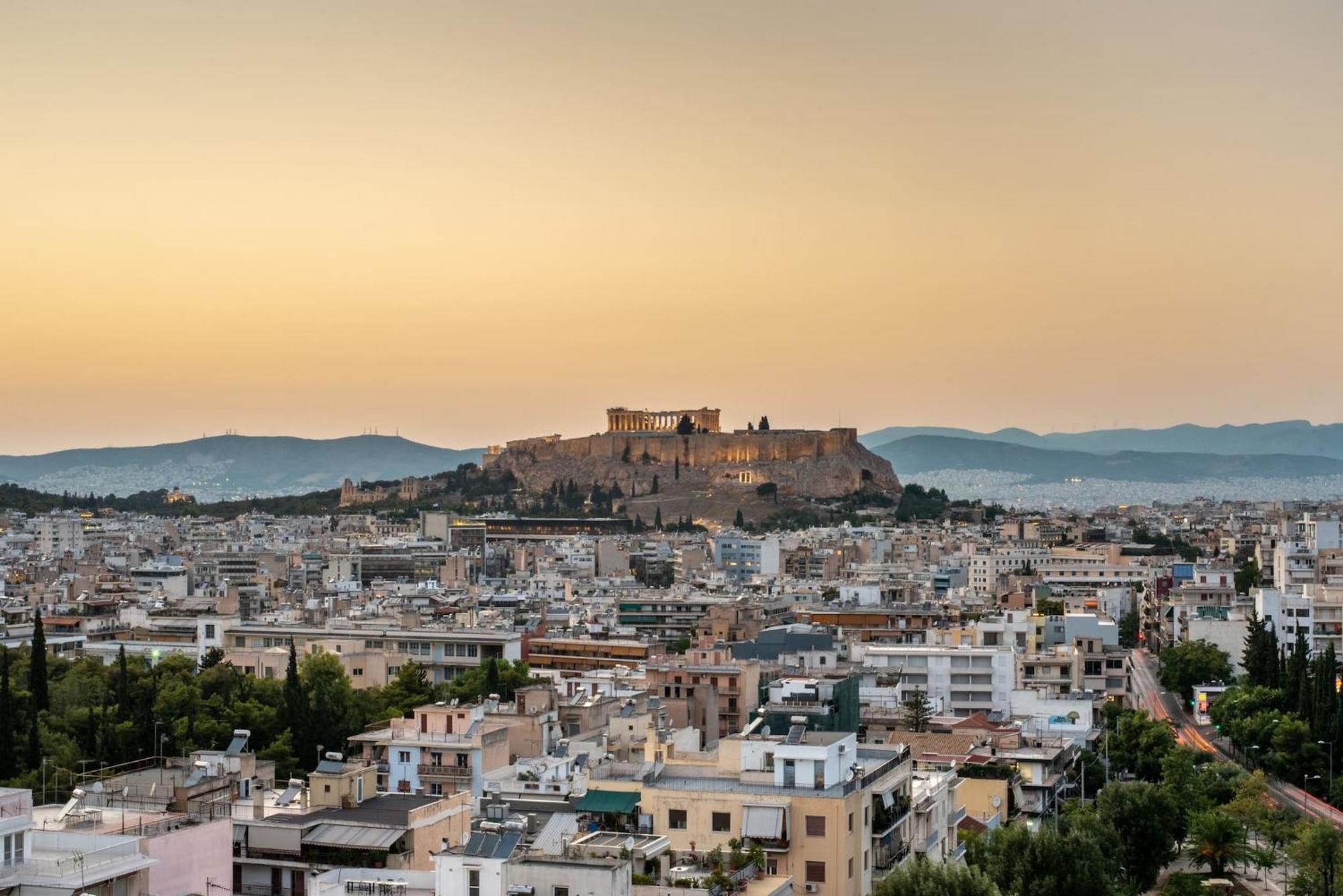 Urban Apt With Stunning Acropolis View & Roofdeck Athens Exterior photo